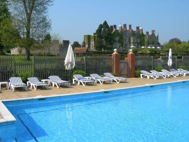 אשפורד Eastwell Manor, Champneys Hotel & Spa מראה חיצוני תמונה