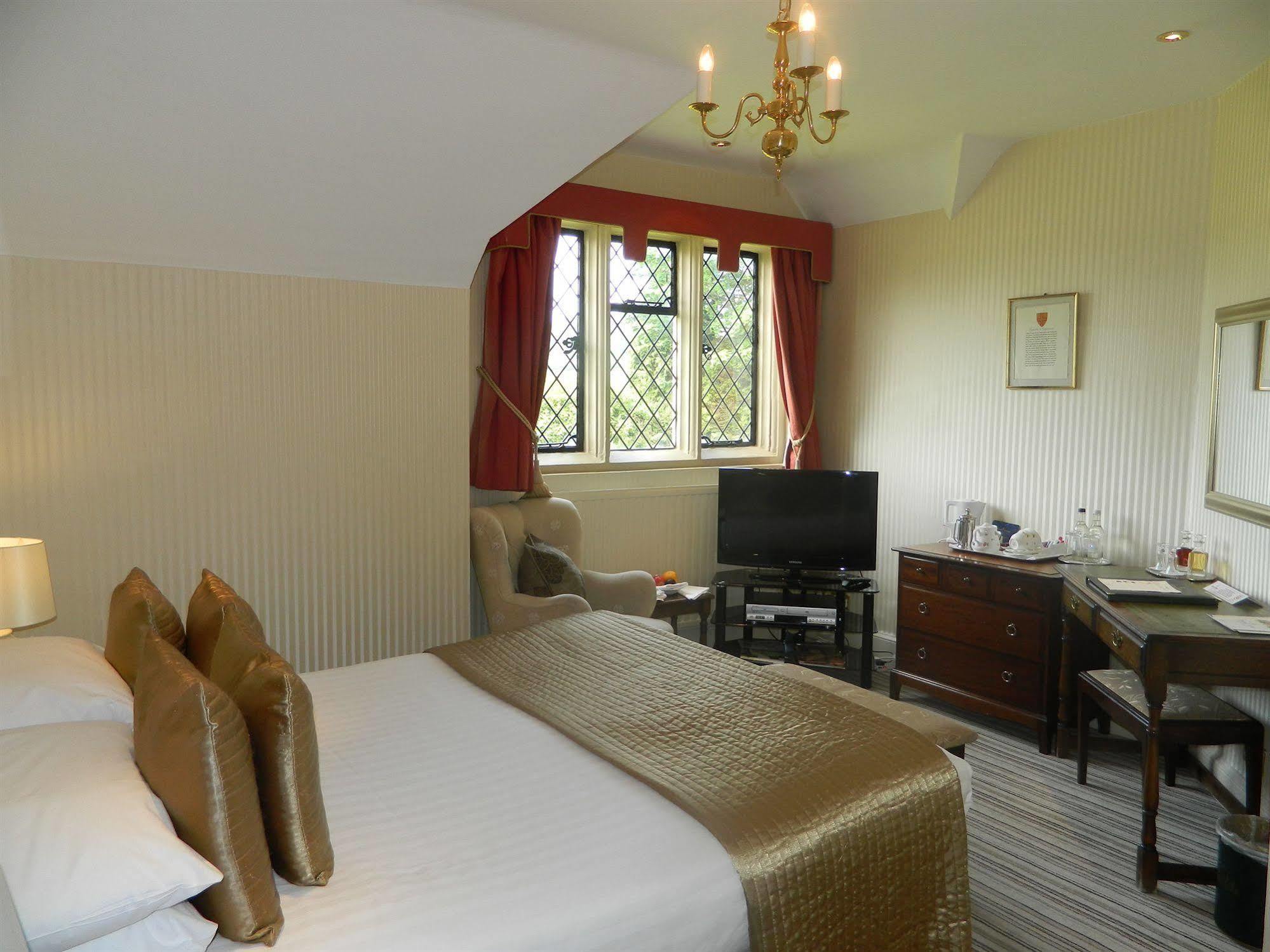 אשפורד Eastwell Manor, Champneys Hotel & Spa מראה חיצוני תמונה